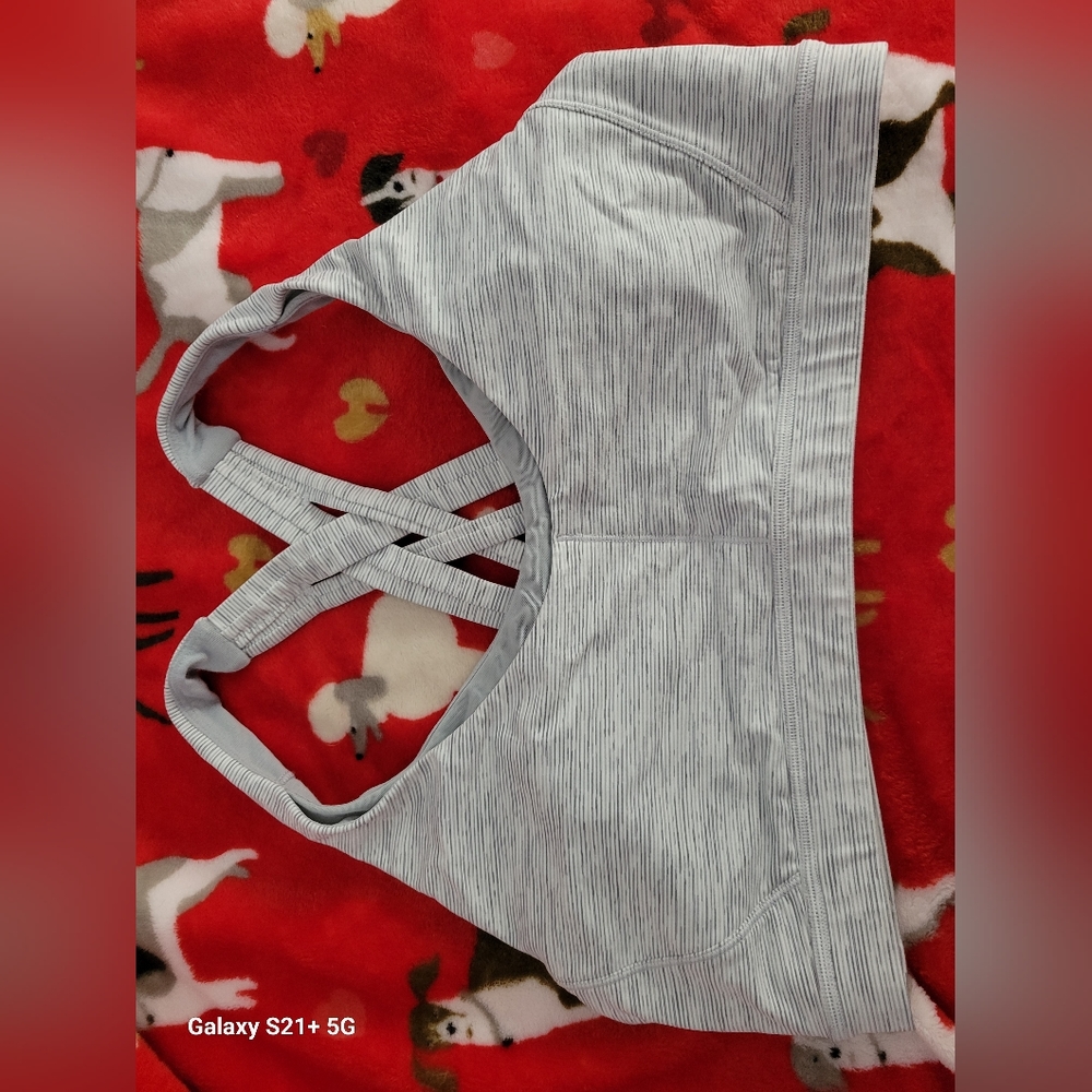 Lululemon sports bra size 12